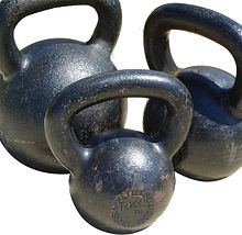 FE Kettlebell Dragon_Door_Kettlebells_in_Three_Sizes